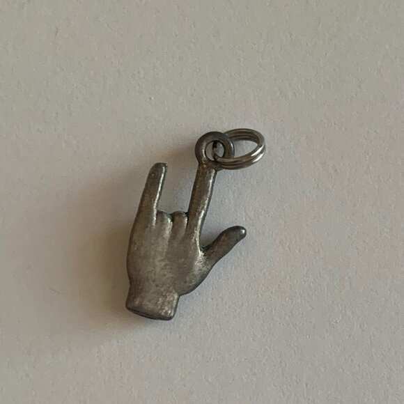 'I Love You' Sign Charm - Picture 2 of 4